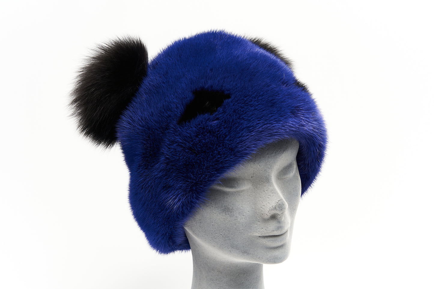 Cappello in visone blu elettrico con pon pon di volpe